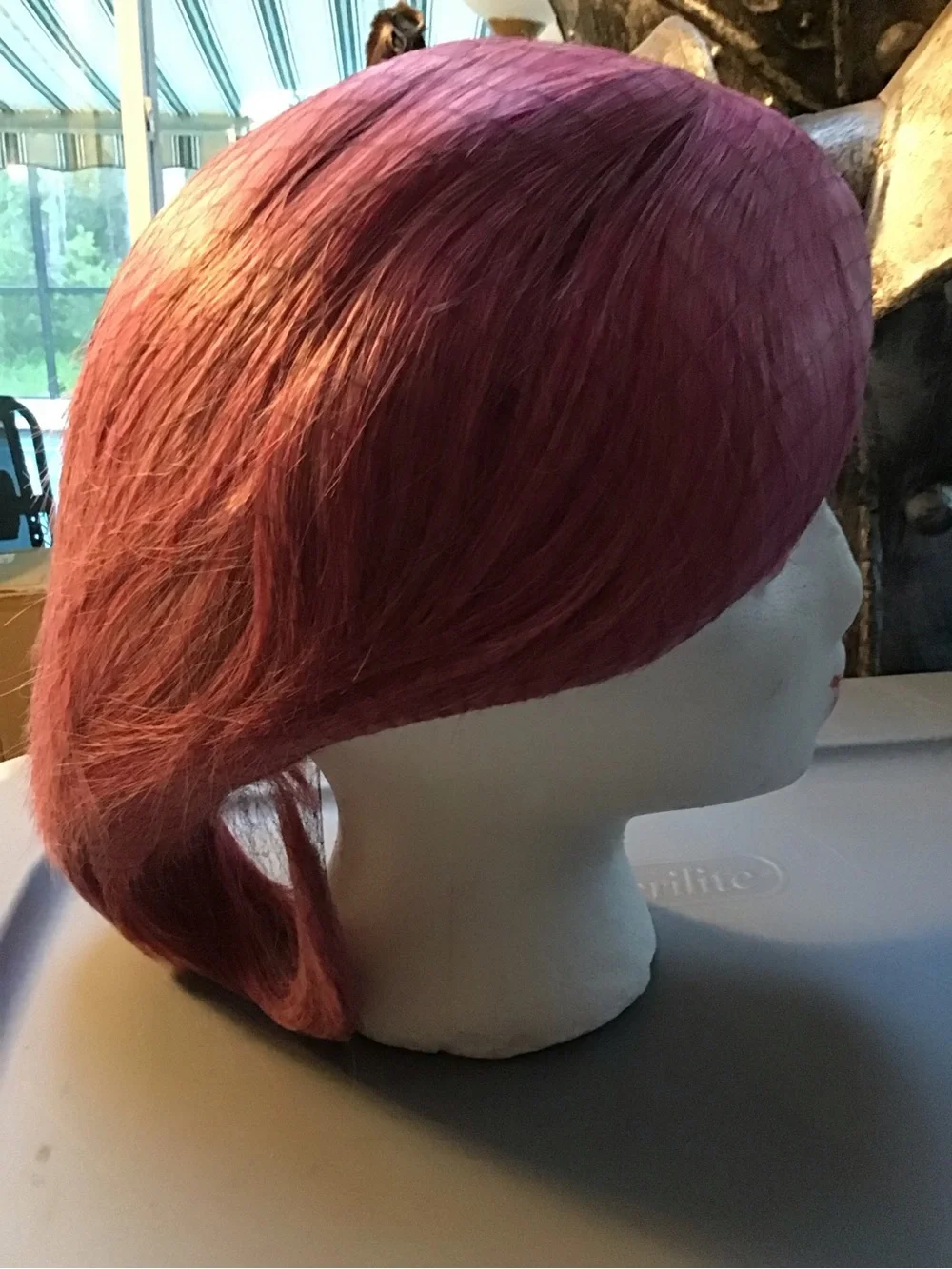 Women's Short Side-Swept Pink Wig - Unbranded new